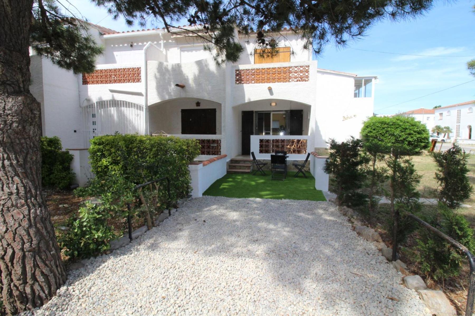 Apartment Situe A 100 M De La *